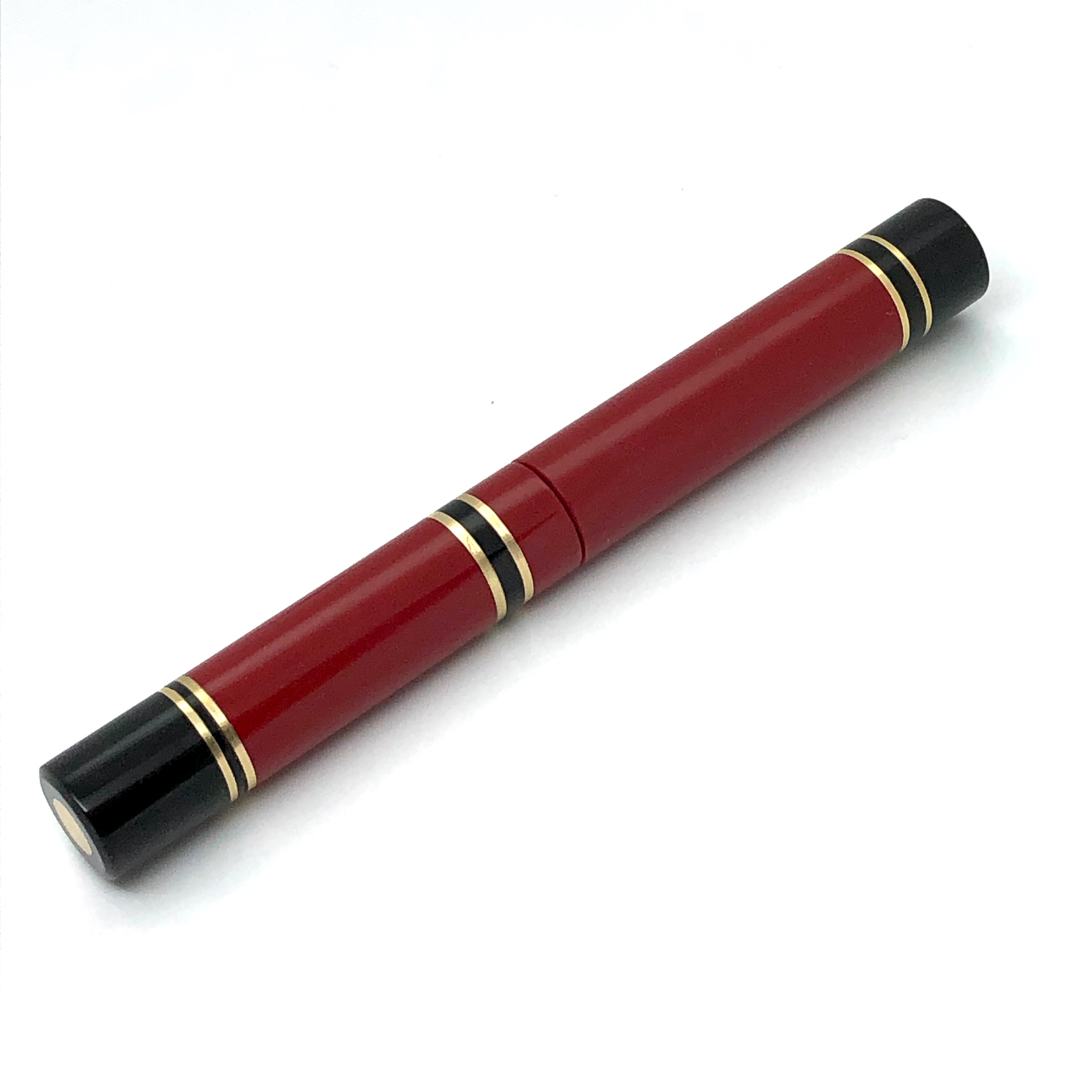 Moderna Vintage Red with Brass Rings